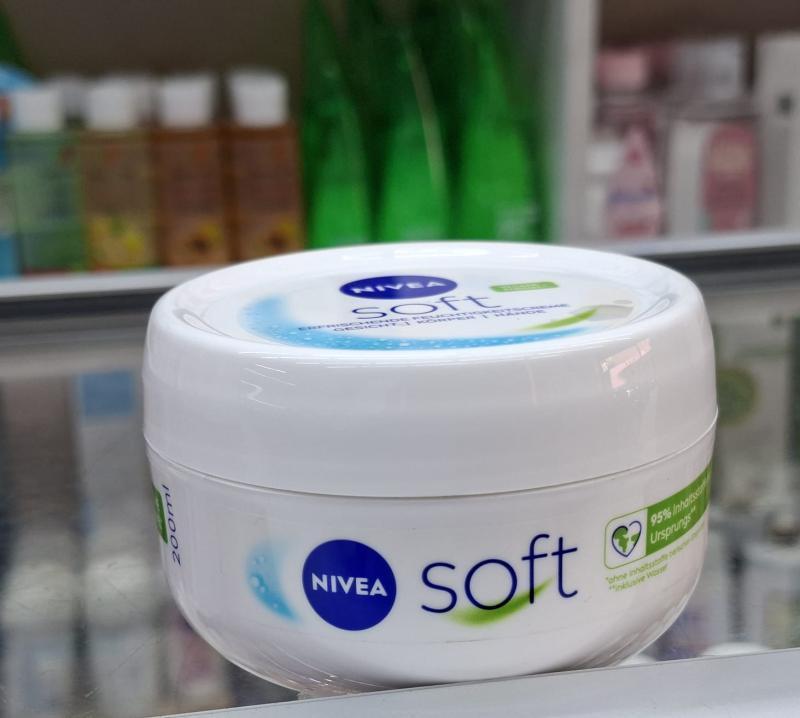 Nivea soft cream 